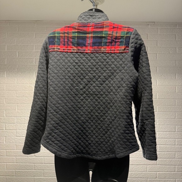 Legendary Whitetails Quilted Pullover Plaid Accent Gray Small - Picture 3 of 5